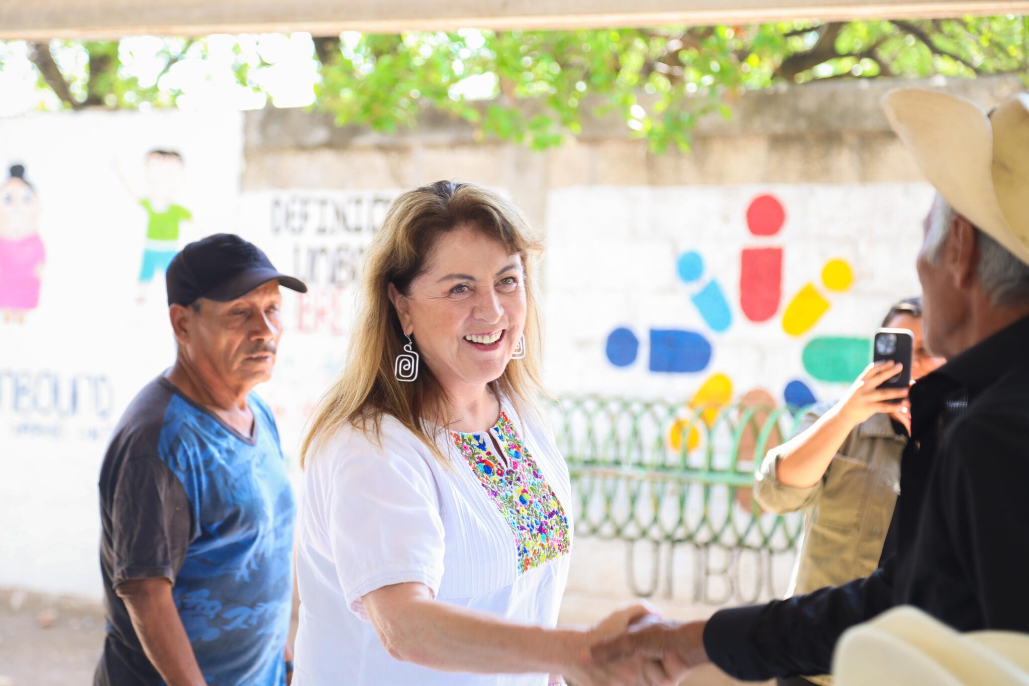 Margarita González Saravia regresa a comunidades alejadas para identificar principales necesidades 2 1000307902