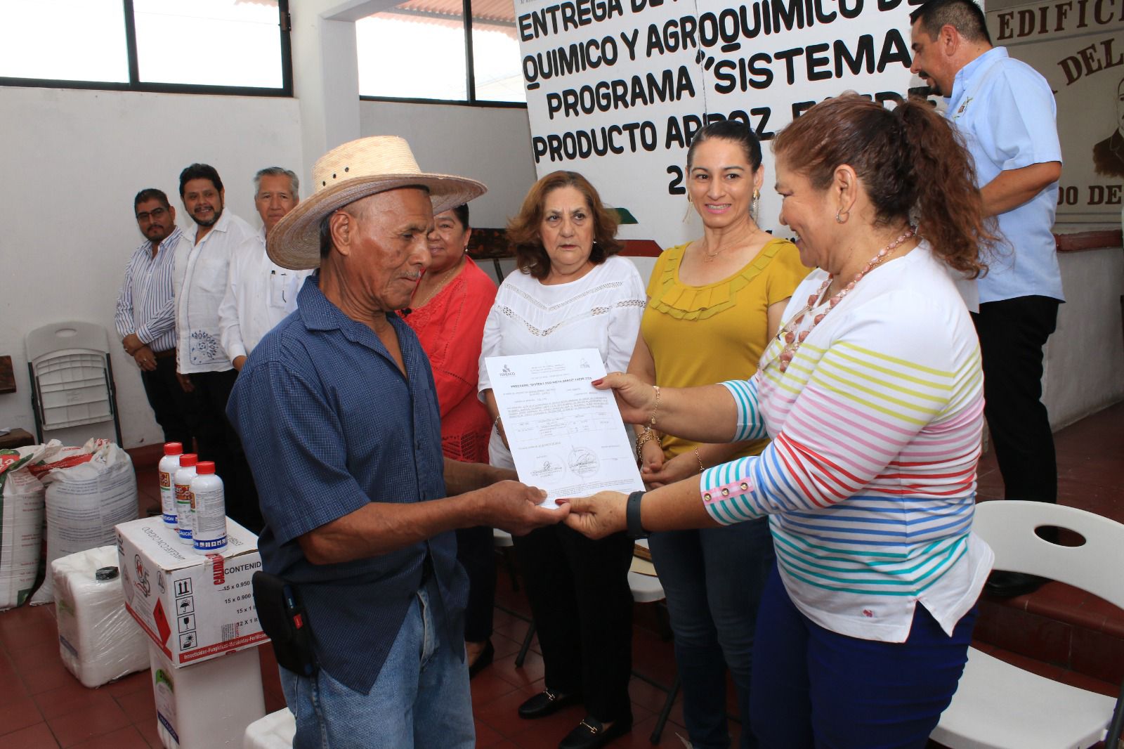 Fortalecen autoridades de Temixco al campo con entrega de fertilizantes 5 1000311748