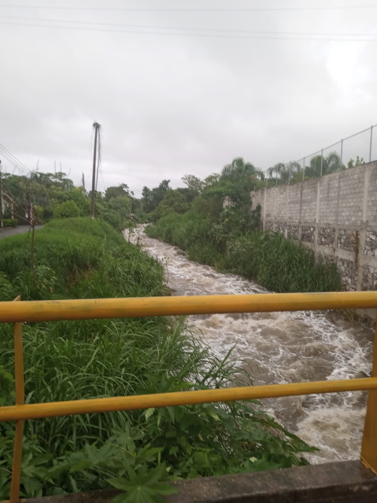 Personal de Protección Civil de Temixco vigilan zonas de riesgo ante las lluvias 3 1000326748
