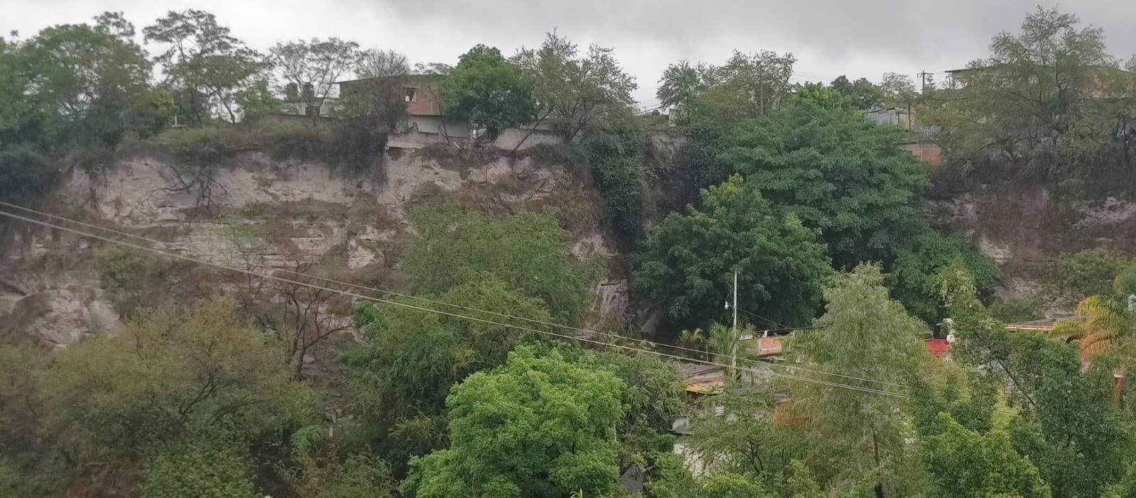 Personal de Protección Civil de Temixco vigilan zonas de riesgo ante las lluvias 4 1000326749