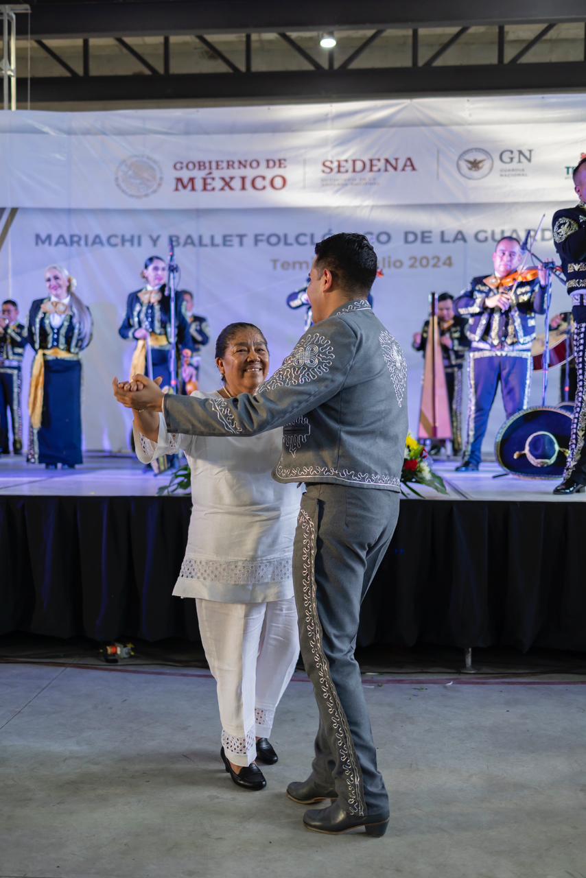 Con gran éxito se presentó el ballet folklórico y mariachi de la Guardia Nacional en Temixco 6 1000352551