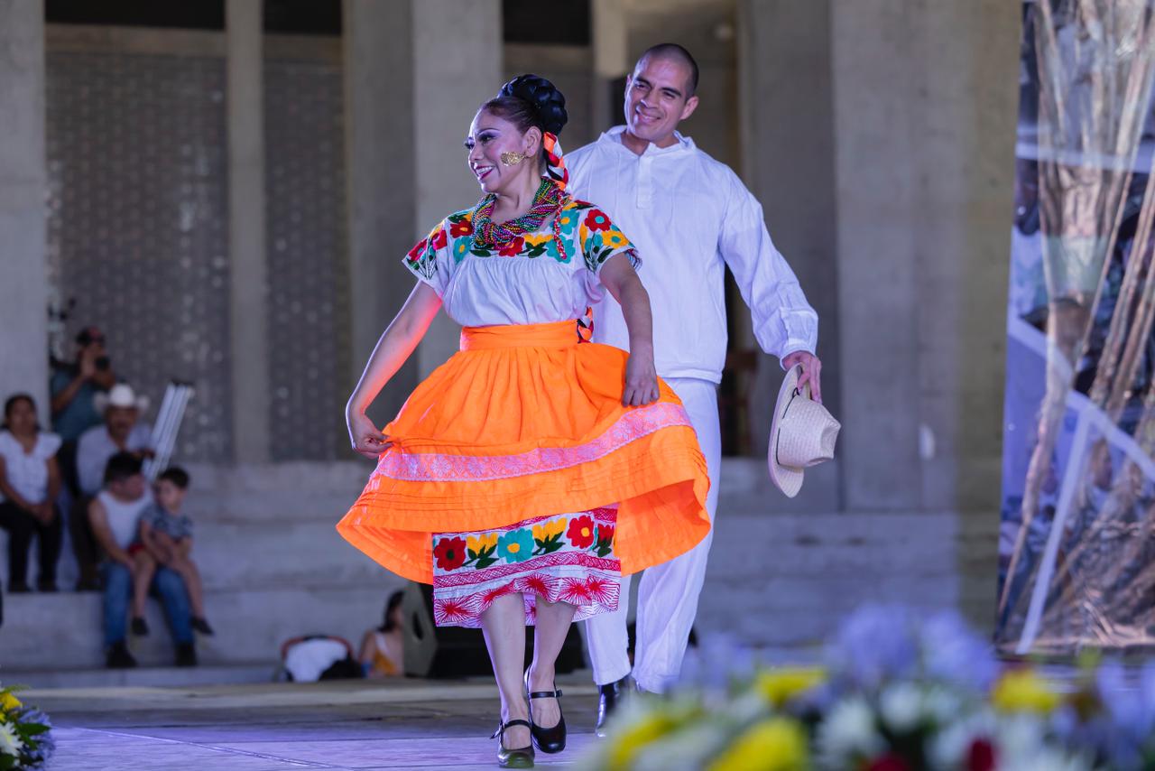 Con gran éxito se presentó el ballet folklórico y mariachi de la Guardia Nacional en Temixco 4 1000352556
