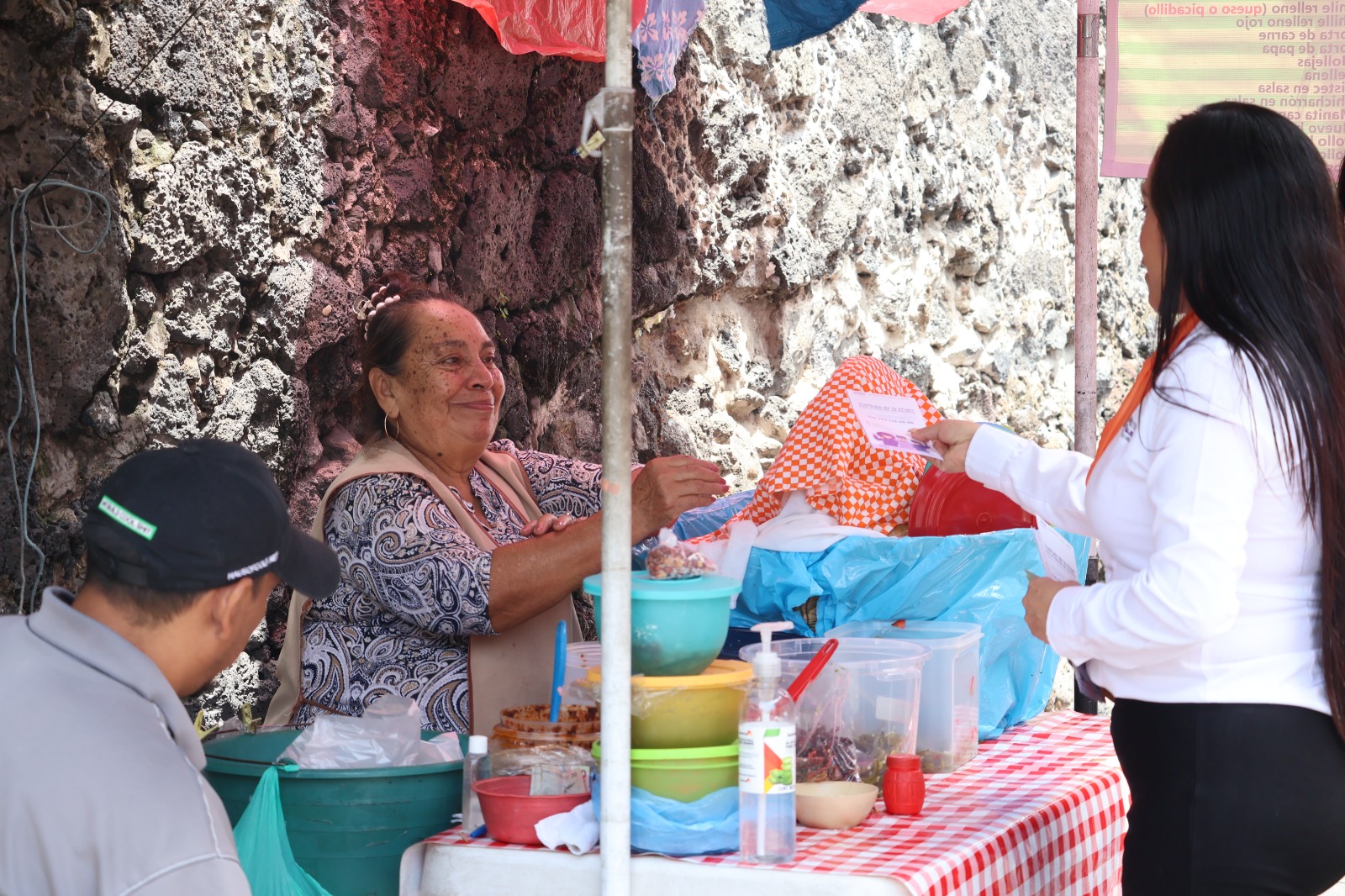 Instituto de la Mujer realiza campaña de difusión de servicios en Día Naranja y anuncia nuevo CAE 4 1000358308