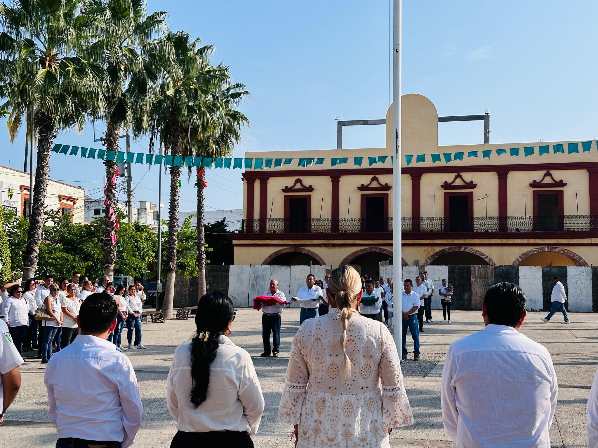 Ceremonia cívica conmemorativa por el CLXV Aniversario del Natalicio del Gral. Emiliano Zapata 3 1000373887