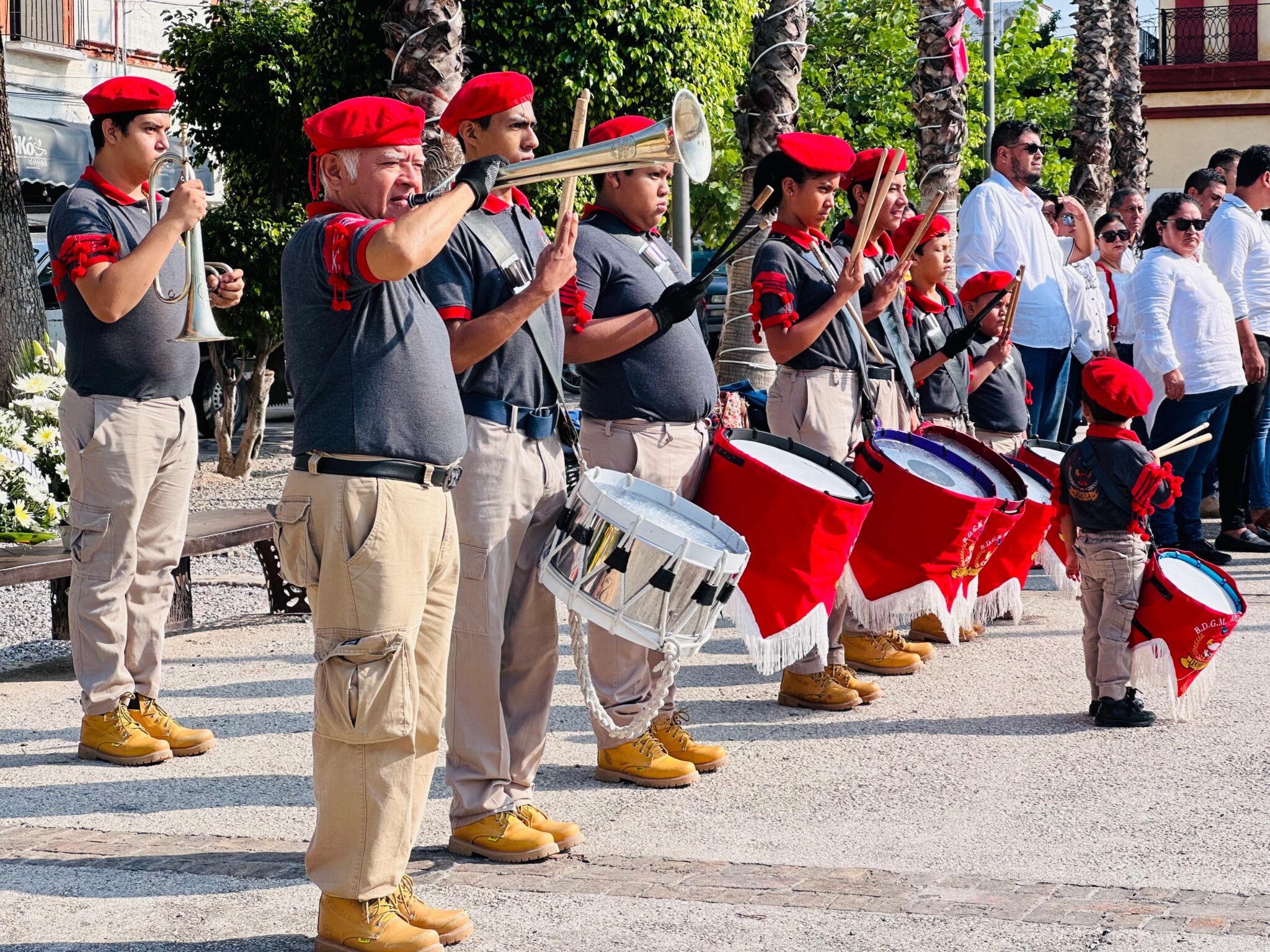 Ceremonia cívica conmemorativa por el CLXV Aniversario del Natalicio del Gral. Emiliano Zapata 2 1000373888