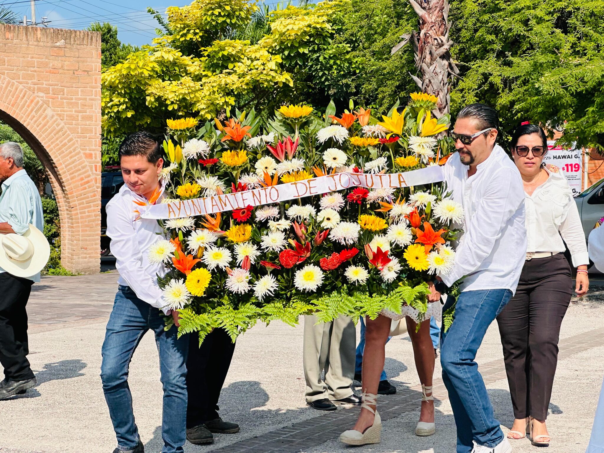 Ceremonia cívica conmemorativa por el CLXV Aniversario del Natalicio del Gral. Emiliano Zapata 8 1000373894