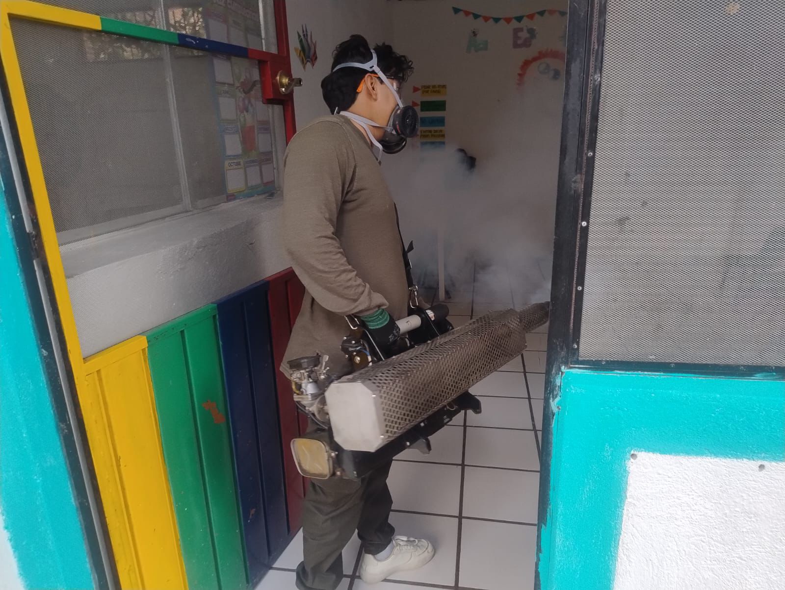 Fumigan planteles educativos de Temixco previo al regreso a clases 1 1000391844