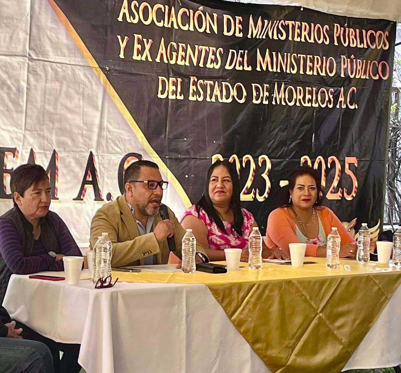 Dialoga diputada Jazmín Solano con agentes y exigentes del Ministerio Público 1 1000428709