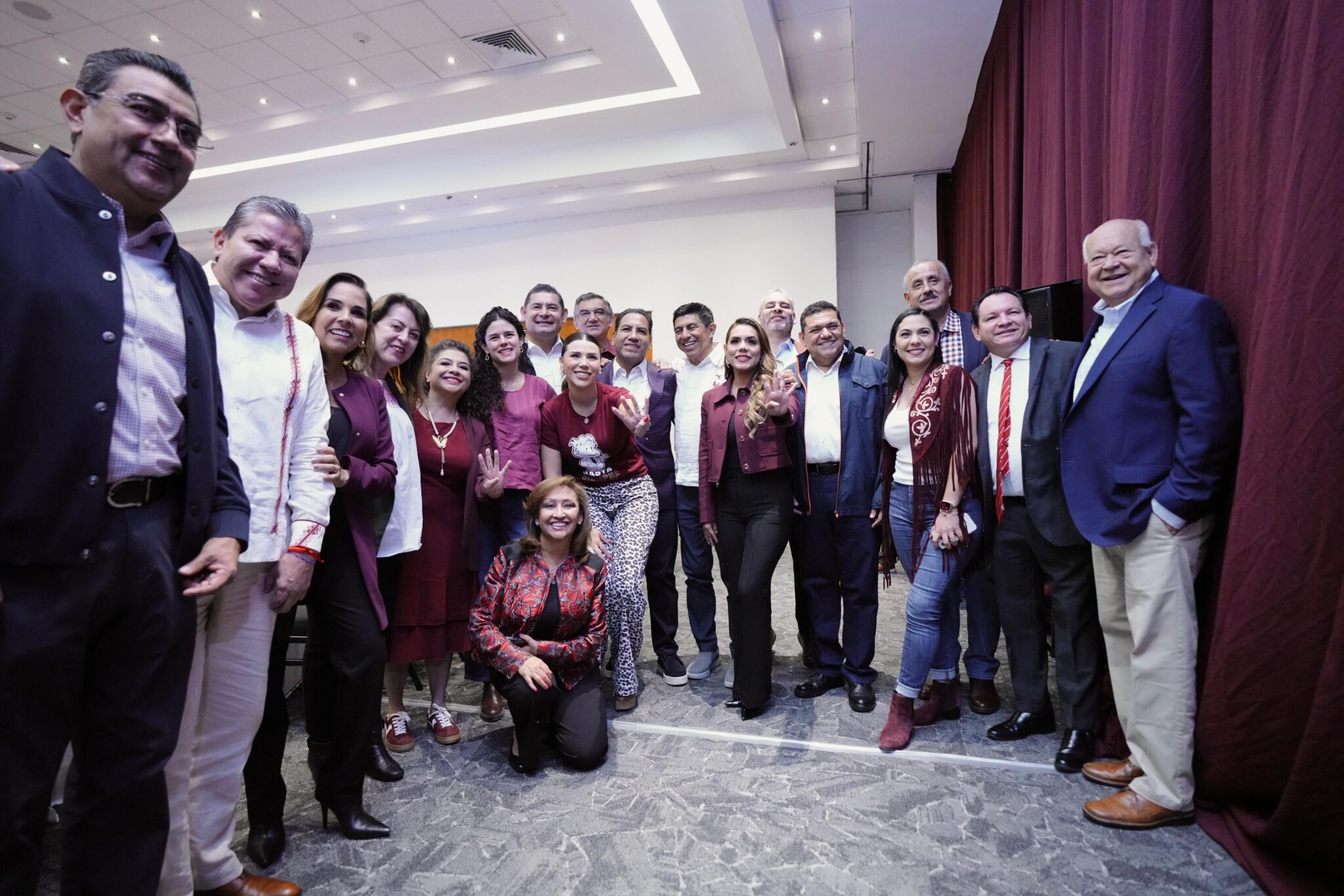 Asiste Margarita González Saravia al Congreso Nacional de Morena 1 1000429355