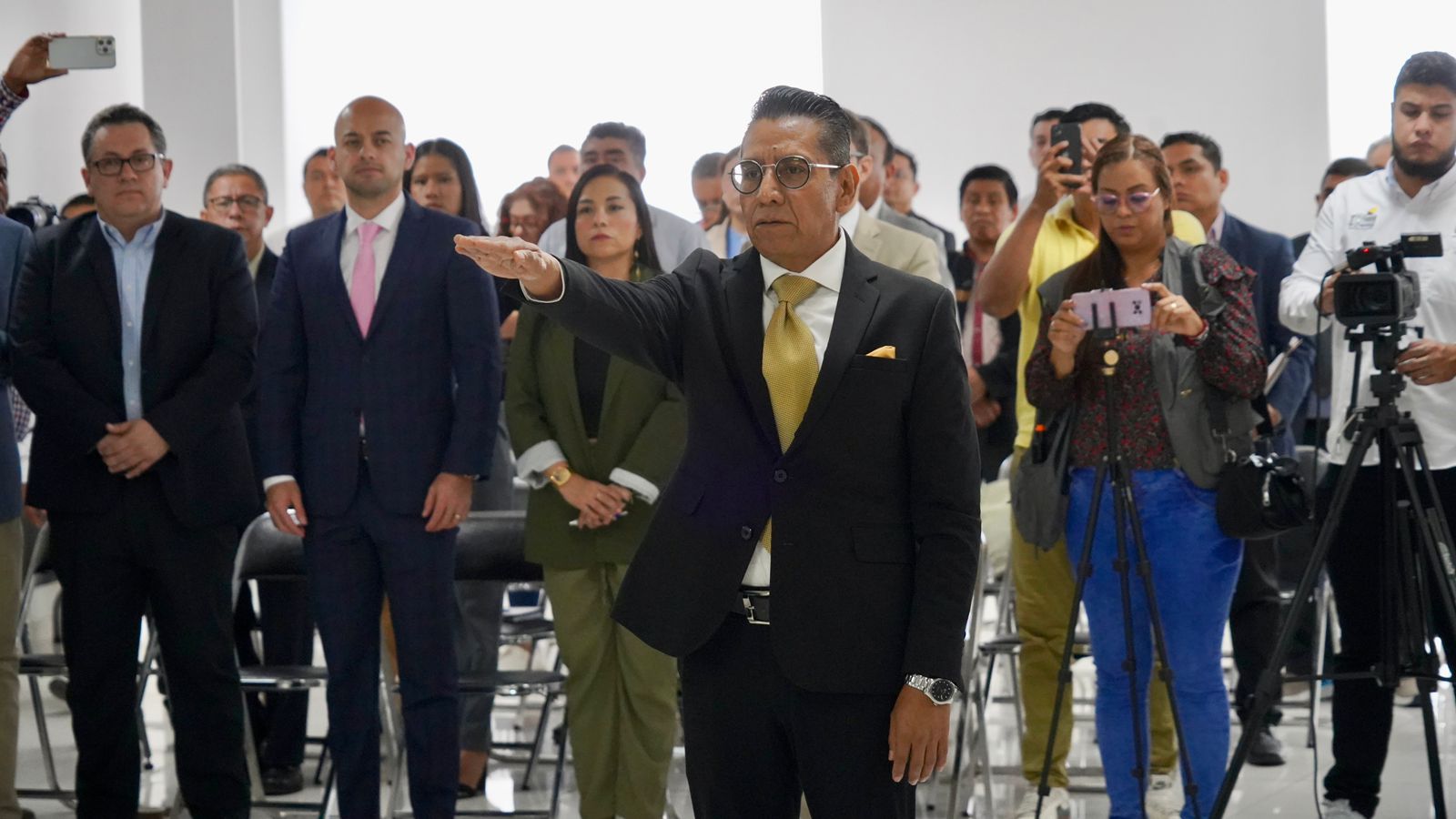 Queda instalada formalmente la Comisión de Gobernación y Gran Jurado; será presidida por el dip Omar Livera 2 1000448345
