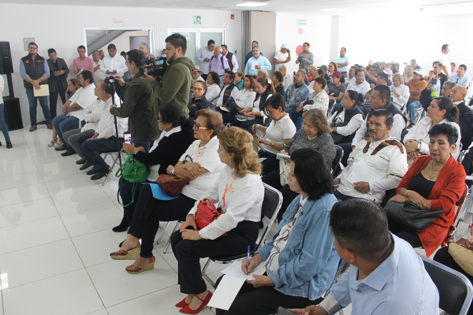 Escuchan las y los diputados de Morelos demandas de maestros jubilados y en activo 2 1000497214