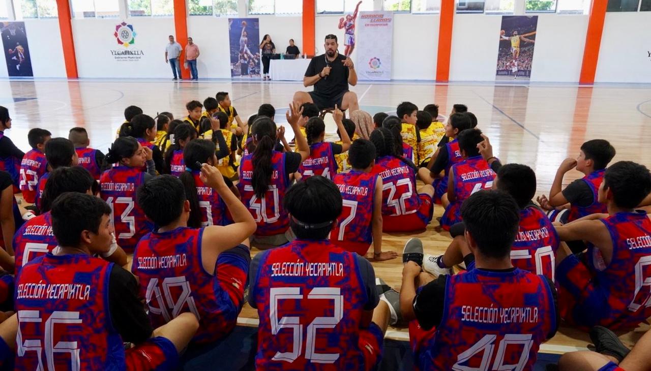 Inauguran Horacio Llamas, Paco Sánchez y Cabildo de Yecapixtla, nueva cancha de duela para niñas y niños de Morelos 4 1000632028