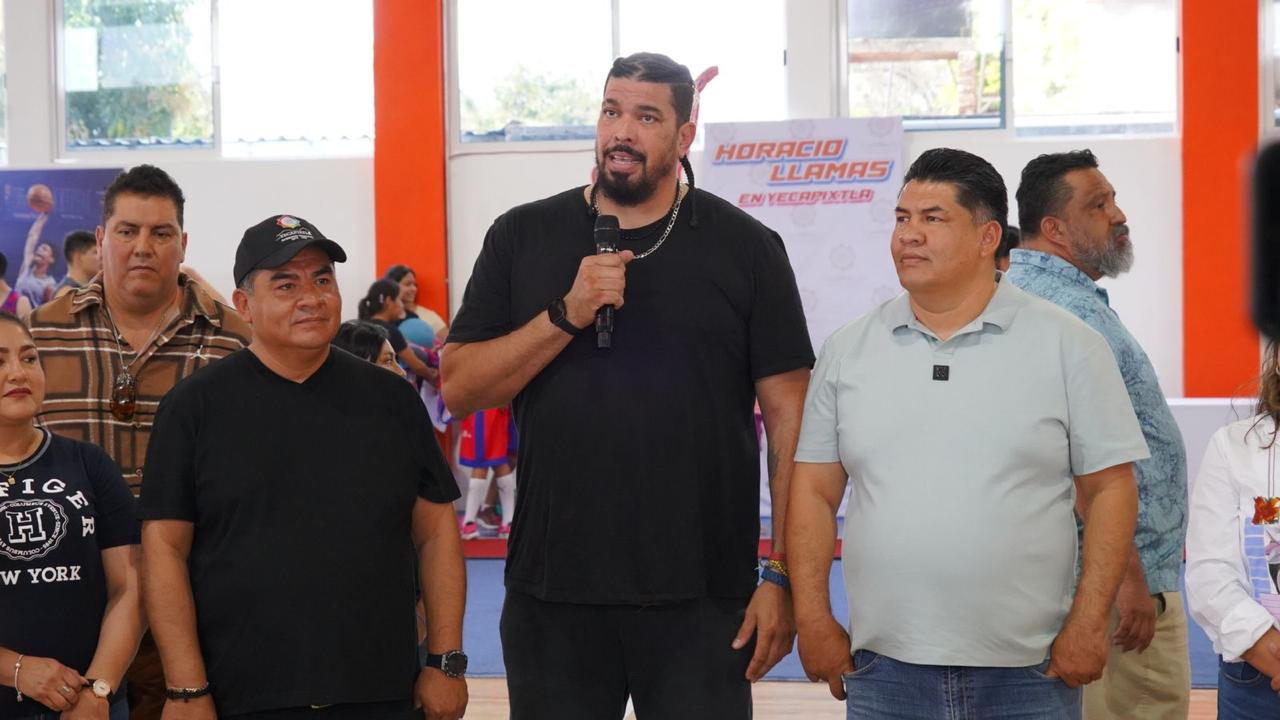 Inauguran Horacio Llamas, Paco Sánchez y Cabildo de Yecapixtla, nueva cancha de duela para niñas y niños de Morelos 6 1000632036