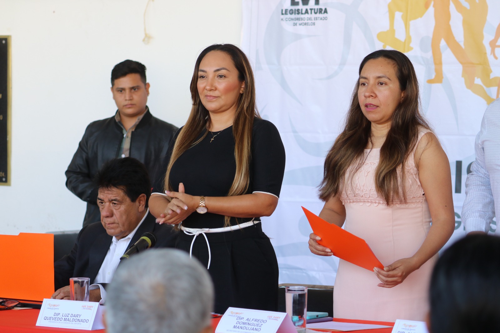 Entrega diputada Luz Dary Quevedo reconocimiento a destacados cronistas deportivos de Morelos 2 1000635261