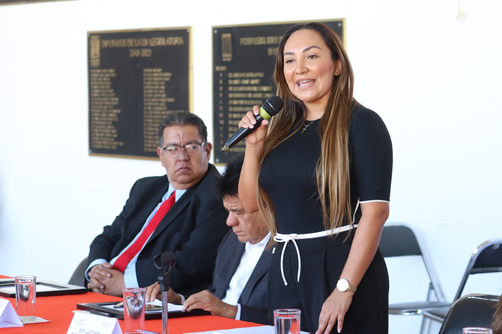 Entrega diputada Luz Dary Quevedo reconocimiento a destacados cronistas deportivos de Morelos 3 1000635265