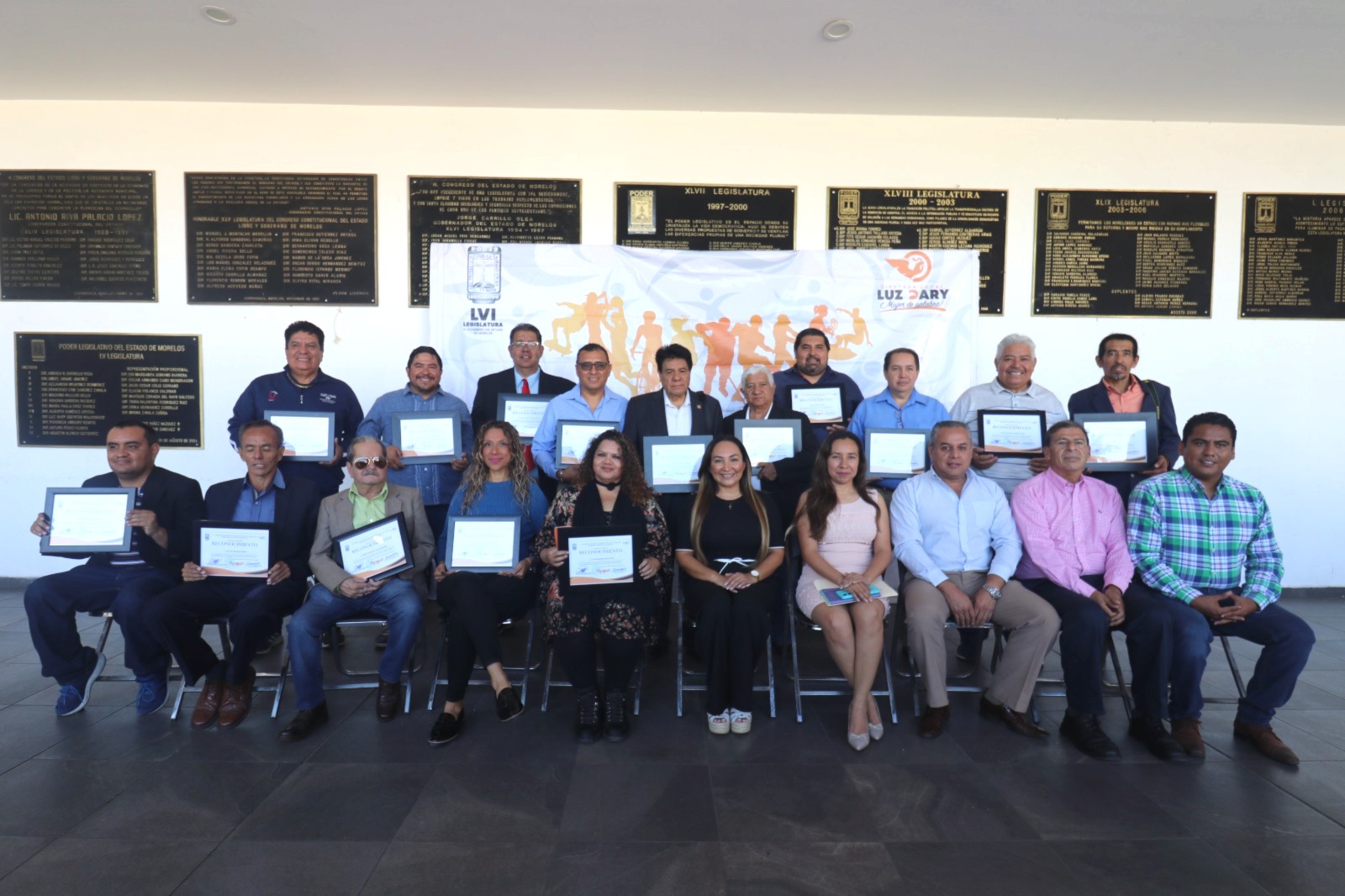 Entrega diputada Luz Dary Quevedo reconocimiento a destacados cronistas deportivos de Morelos 12 1000635266