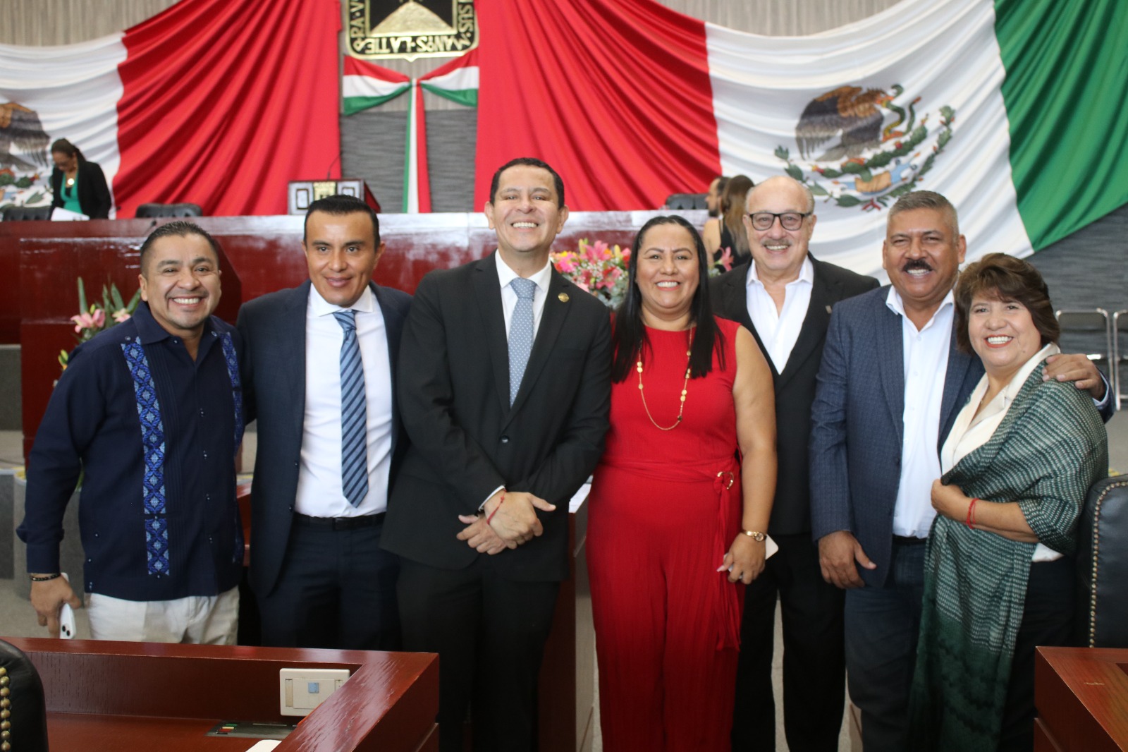 Conmemoran diputadas y diputados creación de nuestra entidad federativa y entregan Medalla de Honor del Congreso del Estado de Morelos, 2025 7 1000716357