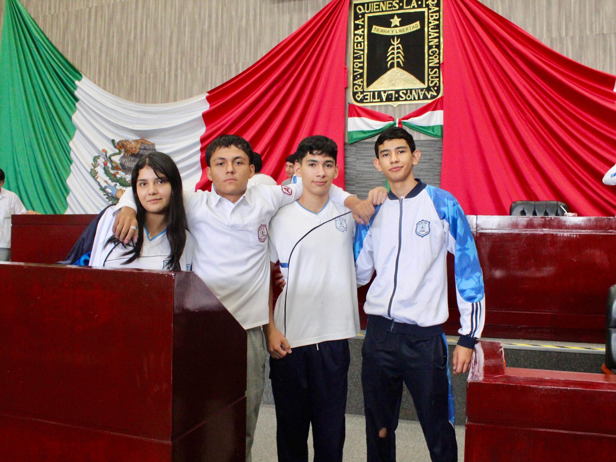 Recibe diputada Jazmín Solano López, afirmó alumnos de la Secundaria Federal "2 de abril" de Temixco, en el Congreso del Estado de Morelos 6 1000809034