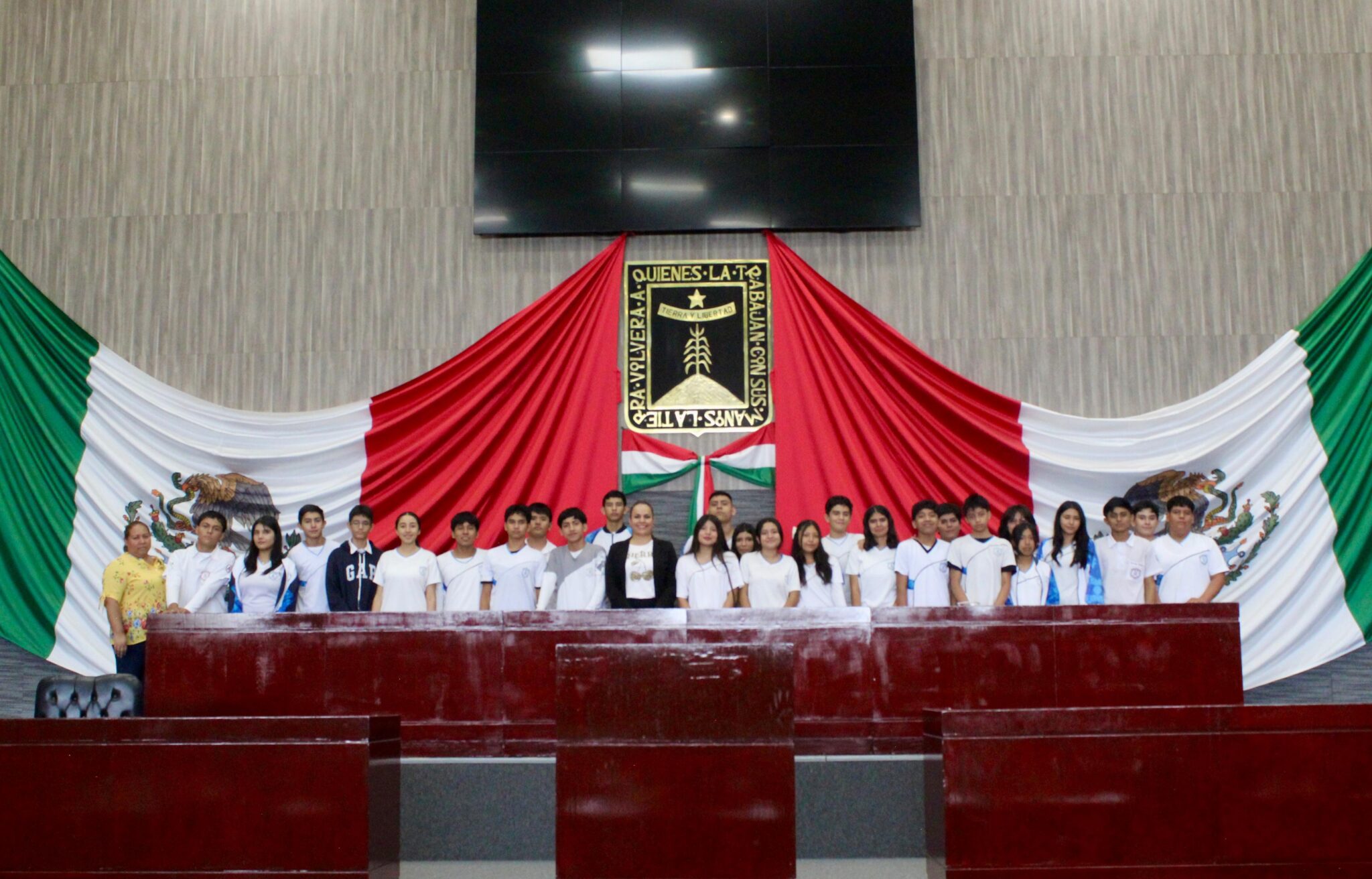 Recibe diputada Jazmín Solano López, afirmó alumnos de la Secundaria Federal "2 de abril" de Temixco, en el Congreso del Estado de Morelos 7 1000809037