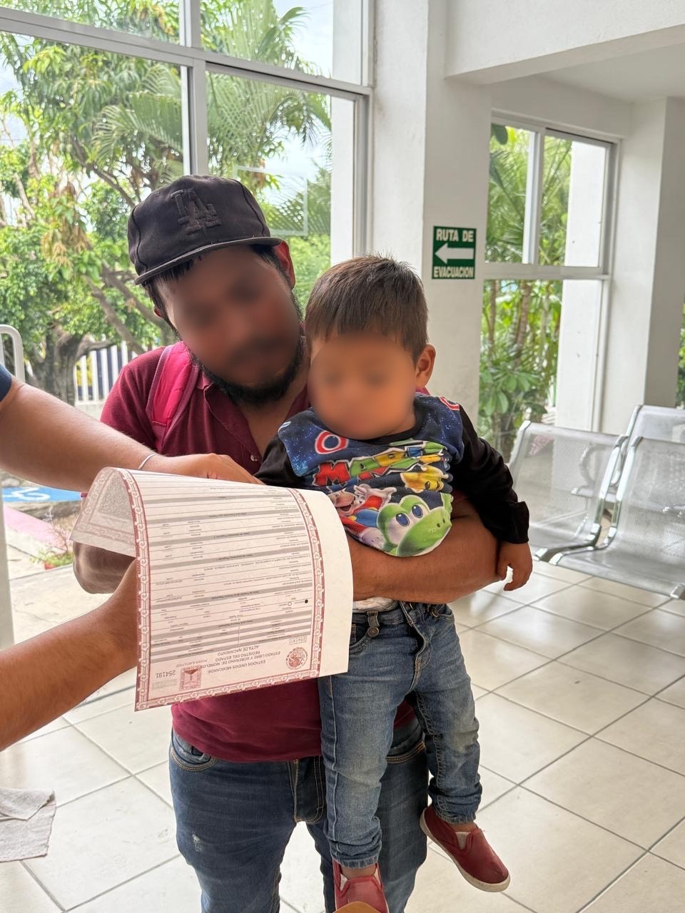 Entregan actas de nacimiento gratuitas a gemelos en Xochitepec 2 1000817245