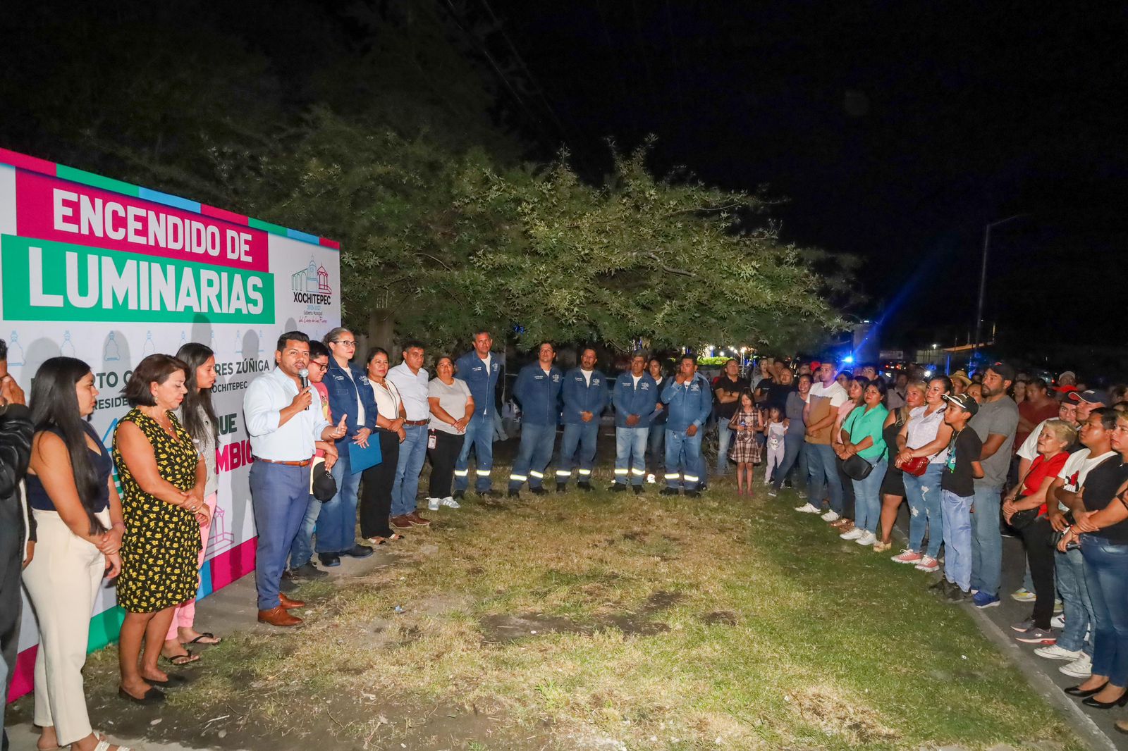 Ilumina Roberto "Chalo" Flores bulevar del poblado de Alpuyeca 4 1000914562