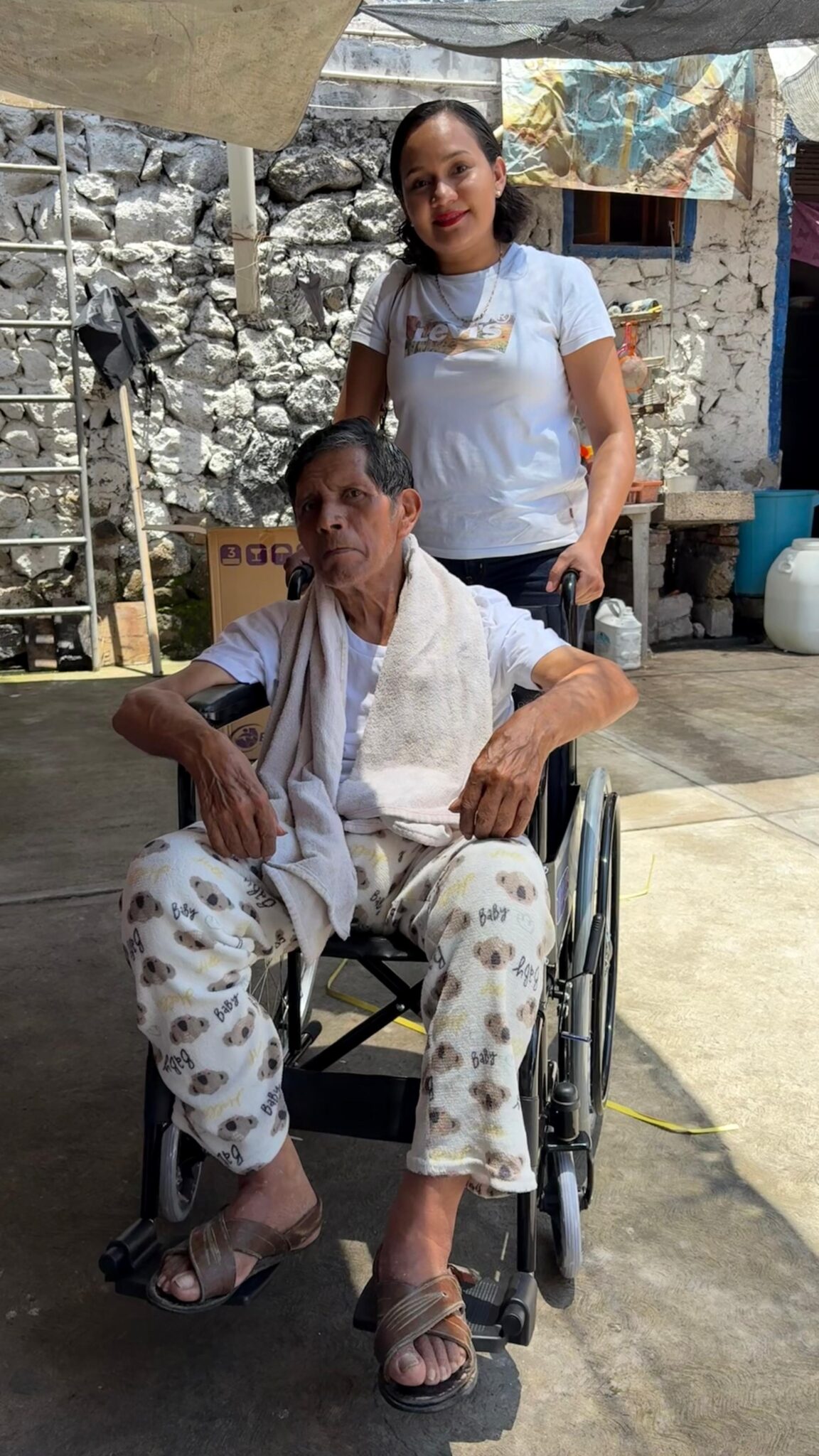 Acerca Yareli Cárdenas apoyos funcionales a quienes más lo necesitan 2 1000915179