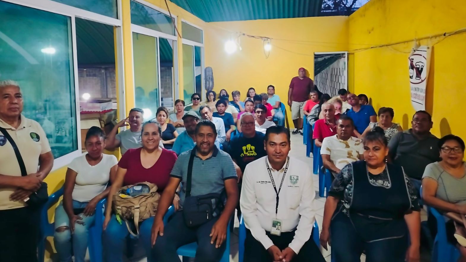 Integran comerciantes del Mercado de Ceramistas estrategia de seguridad ciudadana en la colonia Tres de Mayo