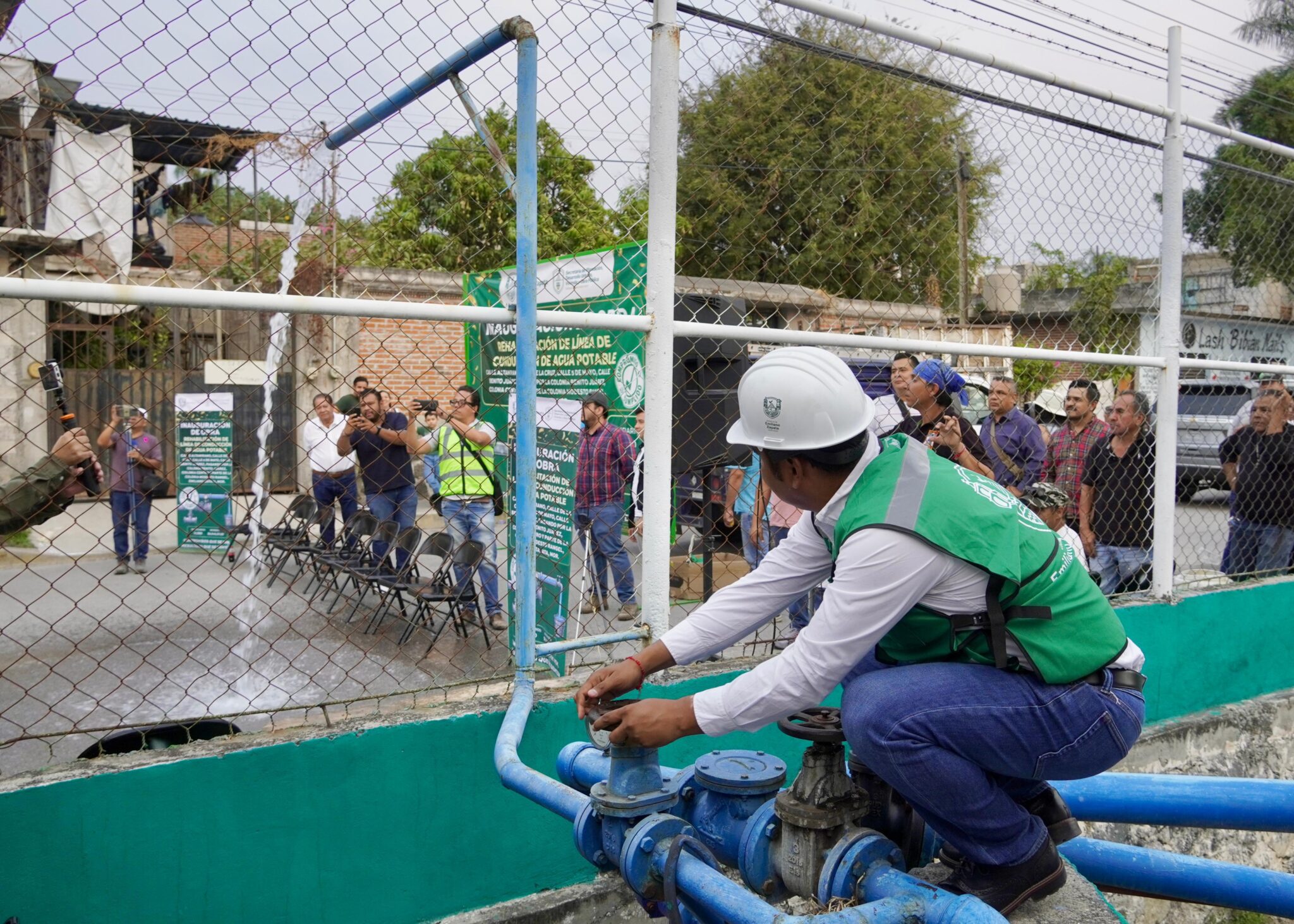 Entrega Ayuntamiento de Emiliano Zapata obra de rehabilitación de línea de agua potable 3 1001410552