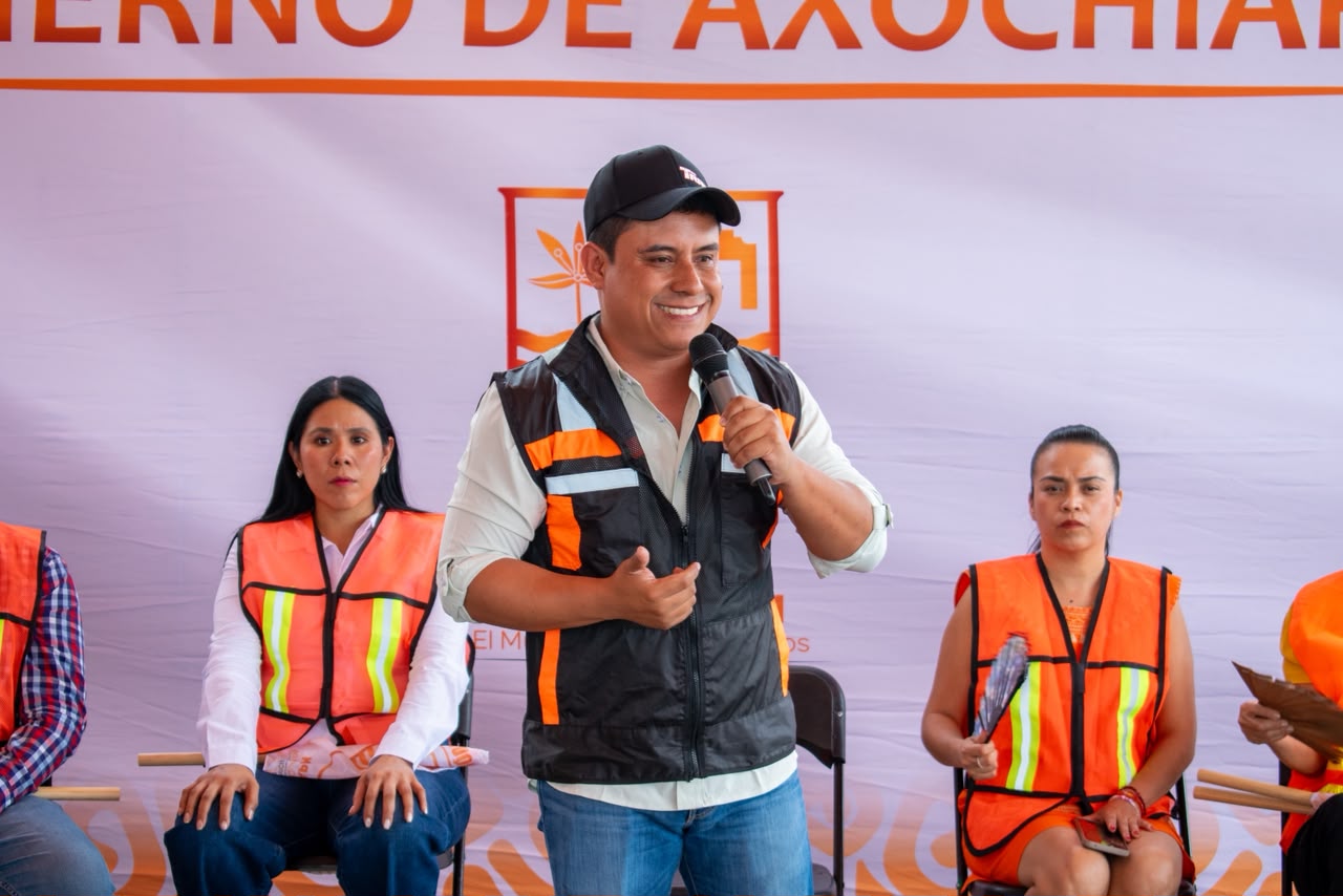 Arranca Marco Antonio Cuate Romero rehabilitación de importante tramo carretero en Axochiapan 1 1001570497