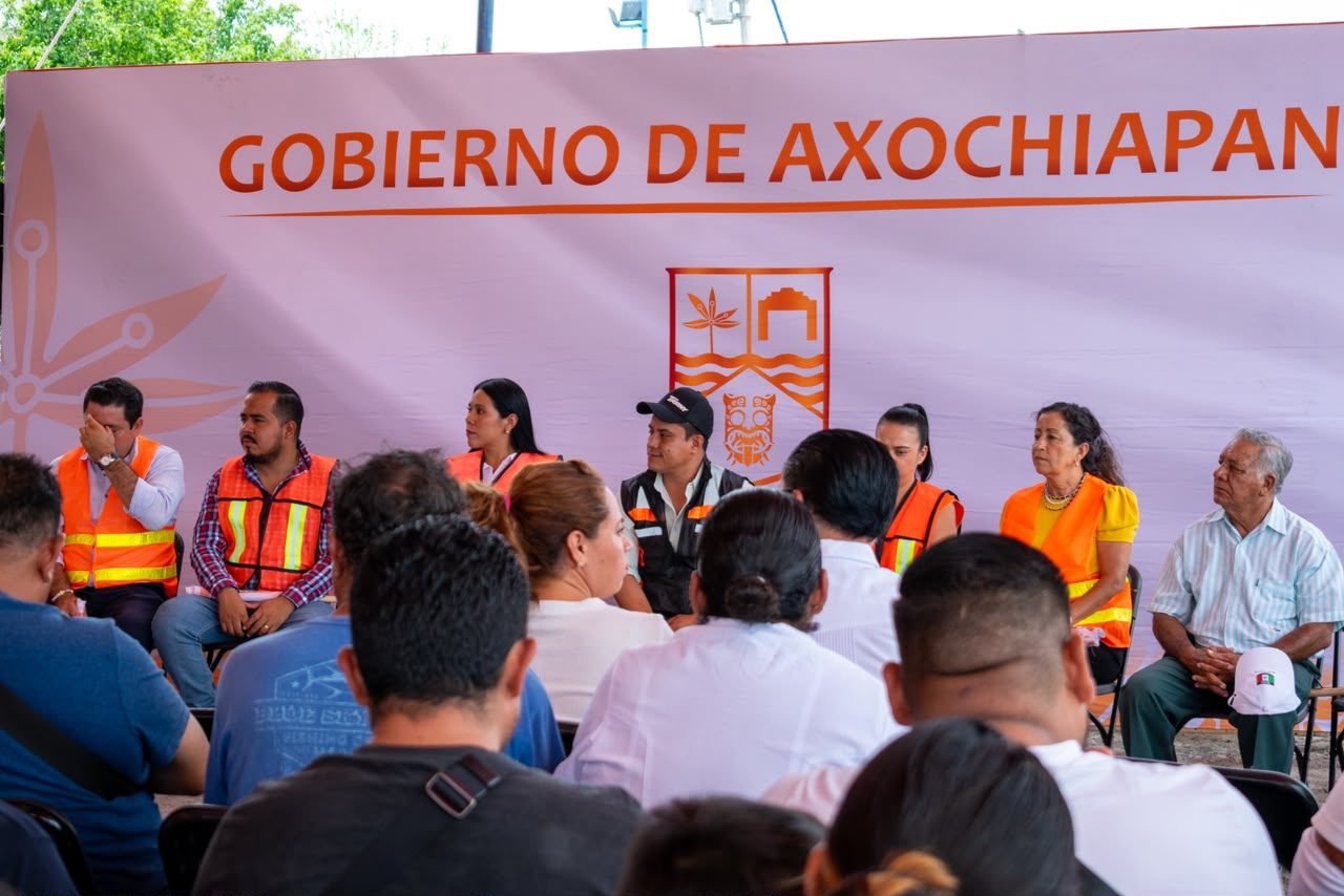 Arranca Marco Antonio Cuate Romero rehabilitación de importante tramo carretero en Axochiapan 3 1001570498