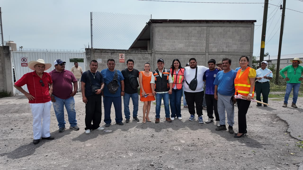 Arranca Marco Antonio Cuate Romero rehabilitación de importante tramo carretero en Axochiapan 4 1001570507