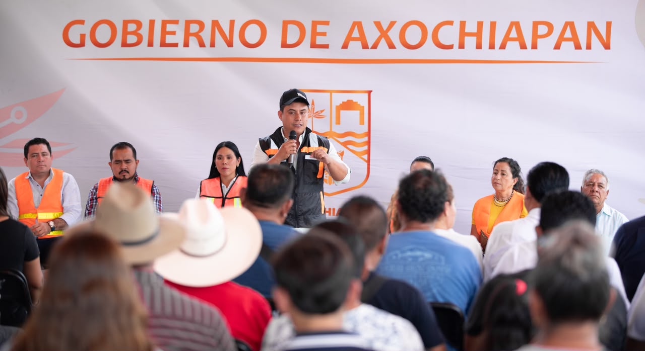 Arranca Marco Antonio Cuate Romero rehabilitación de importante tramo carretero en Axochiapan 9 1001570518