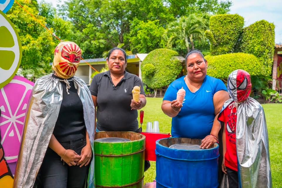 Sabor y lucha libre: Presenta "Chalo" Flores la Feria de la Nieve Alpuyeca 2026 3 1001583607