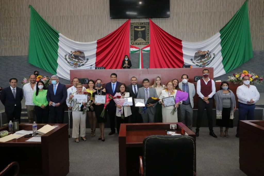 Entregan presea al mérito docente 2022 en el Congreso de Morelos. 1 WhatsApp Image 2022 05 16 at 6.01.33 PM 1