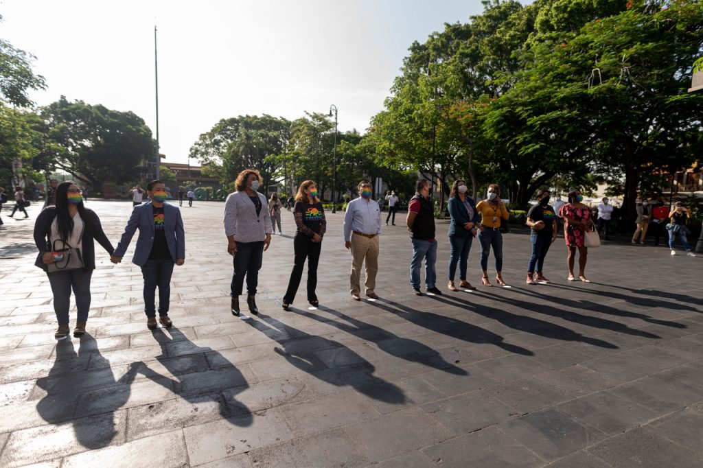 Se pinta de colores palacio de gobierno por mes del Orgullo LGBTTTIQ+ 3 IMG 20220627 WA0180 1