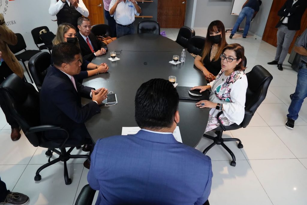 Avanza Mesa Directiva, INAI e IMIPE, en armonización de la Ley Estatal de Archivos 8 img 20220811 wa01144507016142195606144