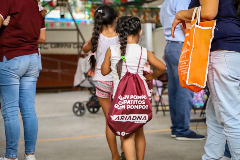 Ariadna Barrera busca mejorar el rendimiento escolar de los niños jiutepequences a través de insumos estudiantiles 2 img 20220921 wa00666115307837604931613