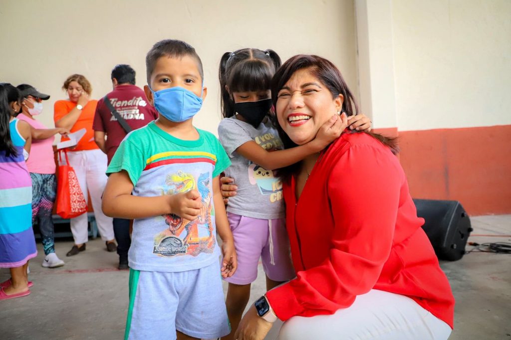 Ariadna Barrera busca mejorar el rendimiento escolar de los niños jiutepequences a través de insumos estudiantiles 1 img 20220921 wa00685974531729617367467