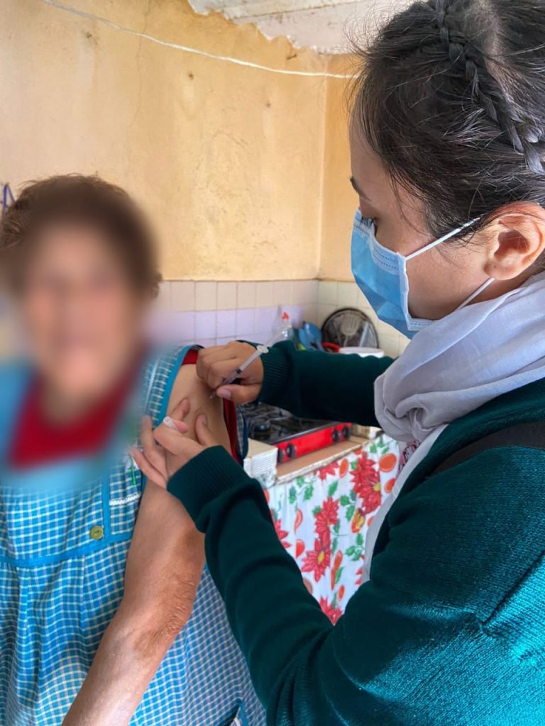 <strong>Aplica IMSS Morelos vacuna contra influenza en plazas comerciales y mercados</strong> 2 WhatsApp Image 2022 12 28 at 5.33.55 PM 1