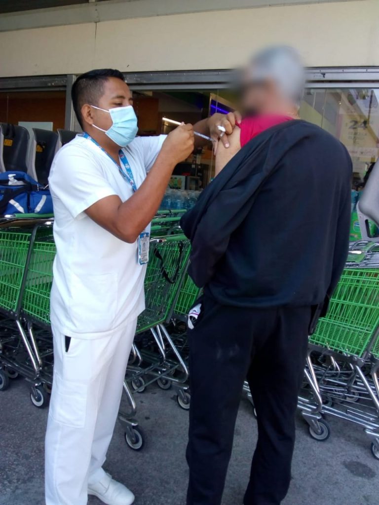 <strong>Aplica IMSS Morelos vacuna contra influenza en plazas comerciales y mercados</strong> 1 WhatsApp Image 2022 12 28 at 5.33.55 PM 2