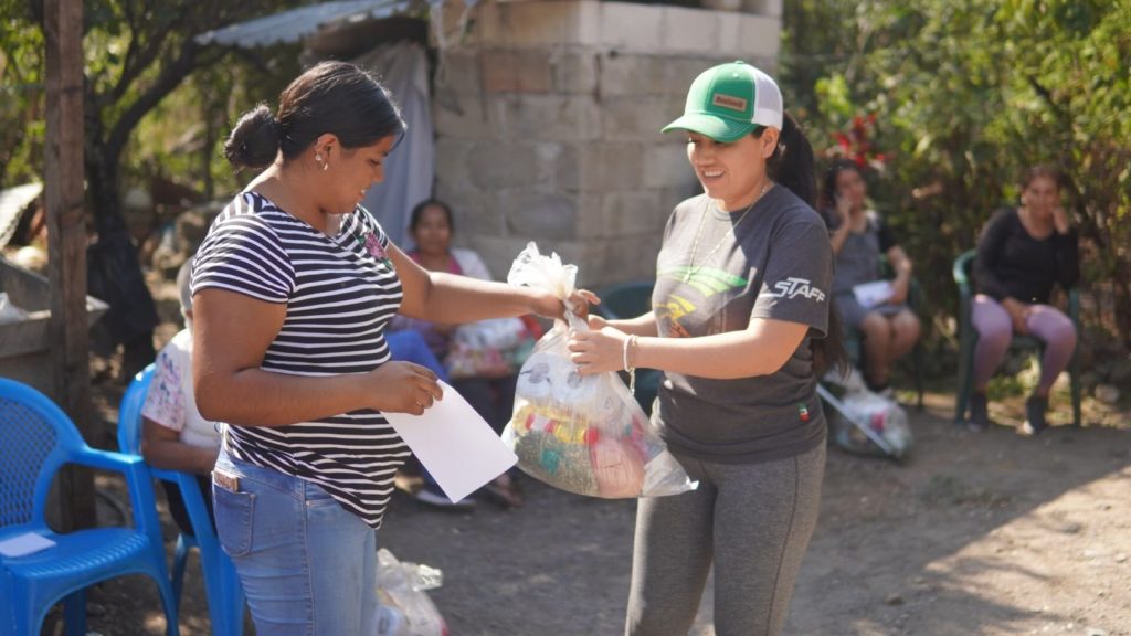 Lleva la diputada Vero Anrubio el programa invernal 2022 a comunidades del Distrito Local Electoral X 1 img 20221228 wa00406736458781765223142 1