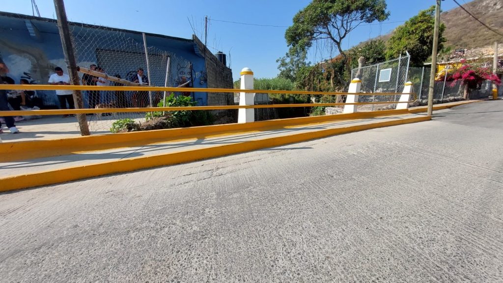 Entrega Rafa Reyes rehabilitación del puente vehicular en la colonia Francisco Villa 3 img 20230109 wa00365988326220970034632