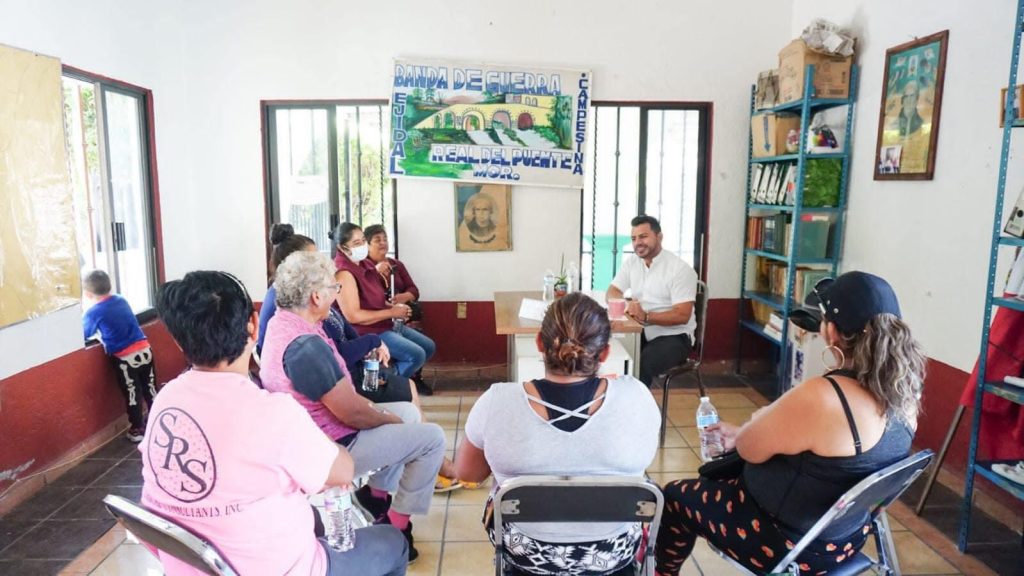 Lleva Roberto Flores Zúñiga beneficios a la población de Xochitepec 1 chalo y damas
