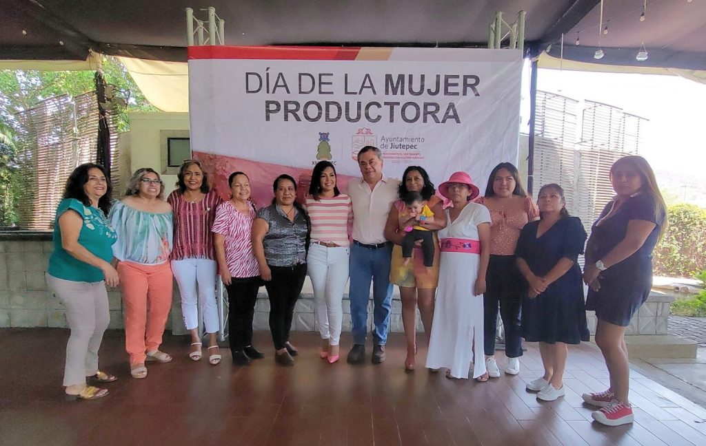 Rafael Reyes reconoce aportación de mujeres productoras a la economía de Jiutepec 1 RAFA Y MUJERES