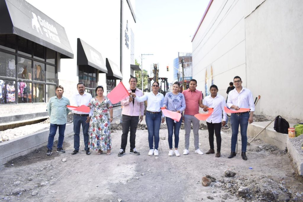 <strong>Autoridades de Jojutla dan banderazo de inicio de dos pavimentaciones en la cabecera municipal</strong> 1 juan y obra