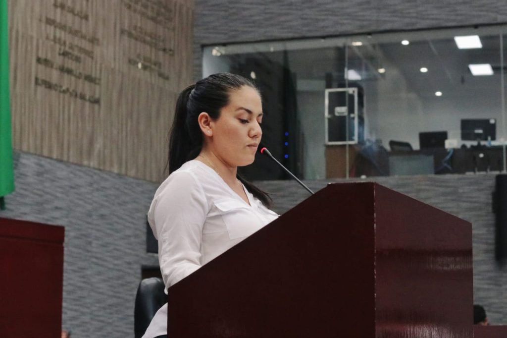 Presenta diputada Veronica Anrubio iniciativa que permitirá a estudiantes hombres y mujeres utilizar uniforme neutro 1 ANRUN