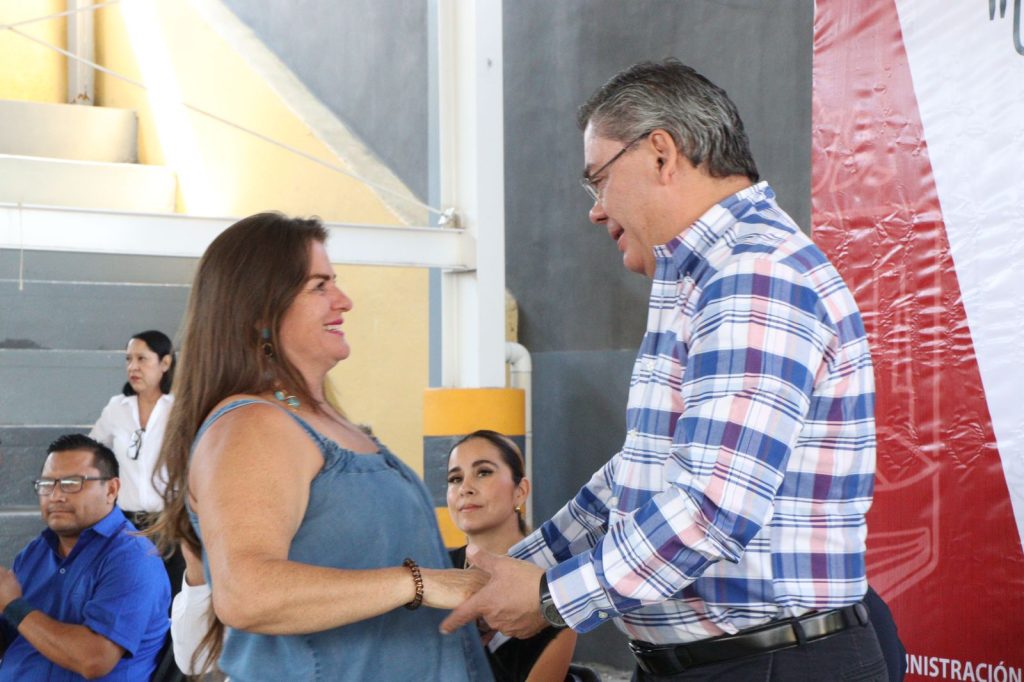 Entrega alcalde Rafael Reyes cien pares de lentes graduados para población mayor de cuarenta años 4 IMG 20230502 WA0061