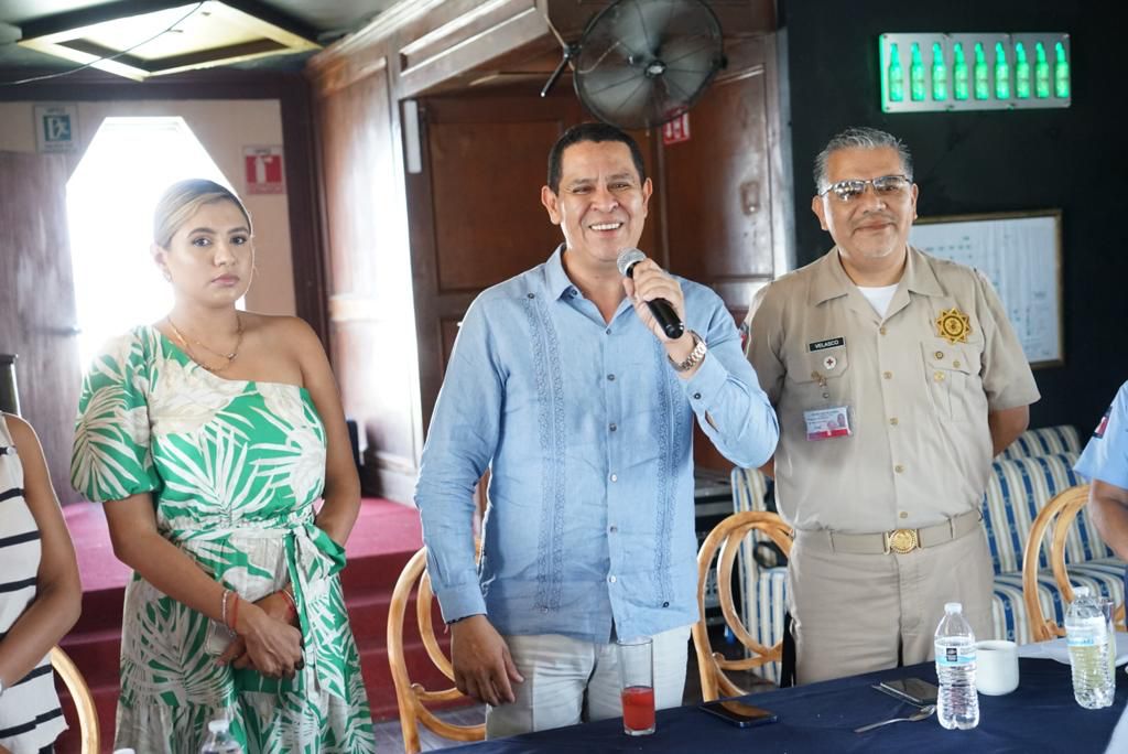 Autoridades de Jojutla y prestadores de servicios dieron la bienvenida al capitán de puerto del lago de Tequesquitengo 1 juan angel y barco