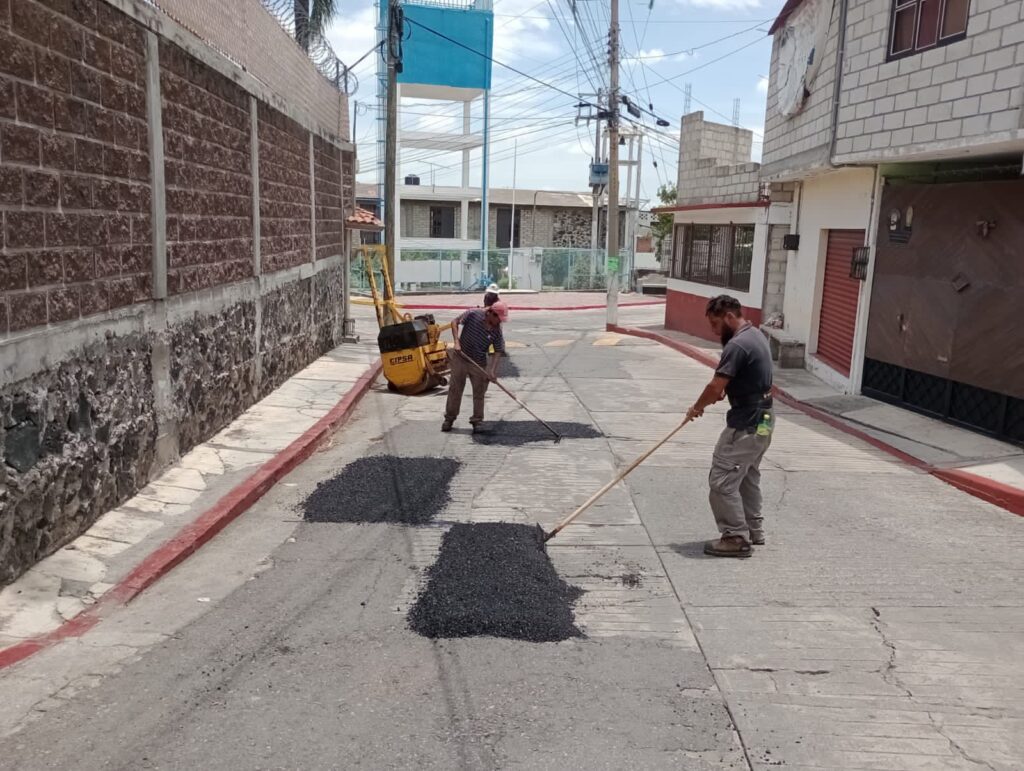 Gobierno de Jiutepec Realiza trabajos de bacheo 1 IMG 20230727 WA0018