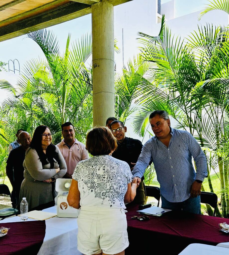 Entrega Rafael Reyes alarmas vecinales a habitantes de Jiutepec 1 7b53f2b9 d7c5 4677 8952 71fe47ef0001